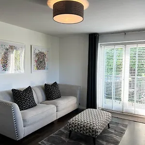 116 The Pond House Apartment